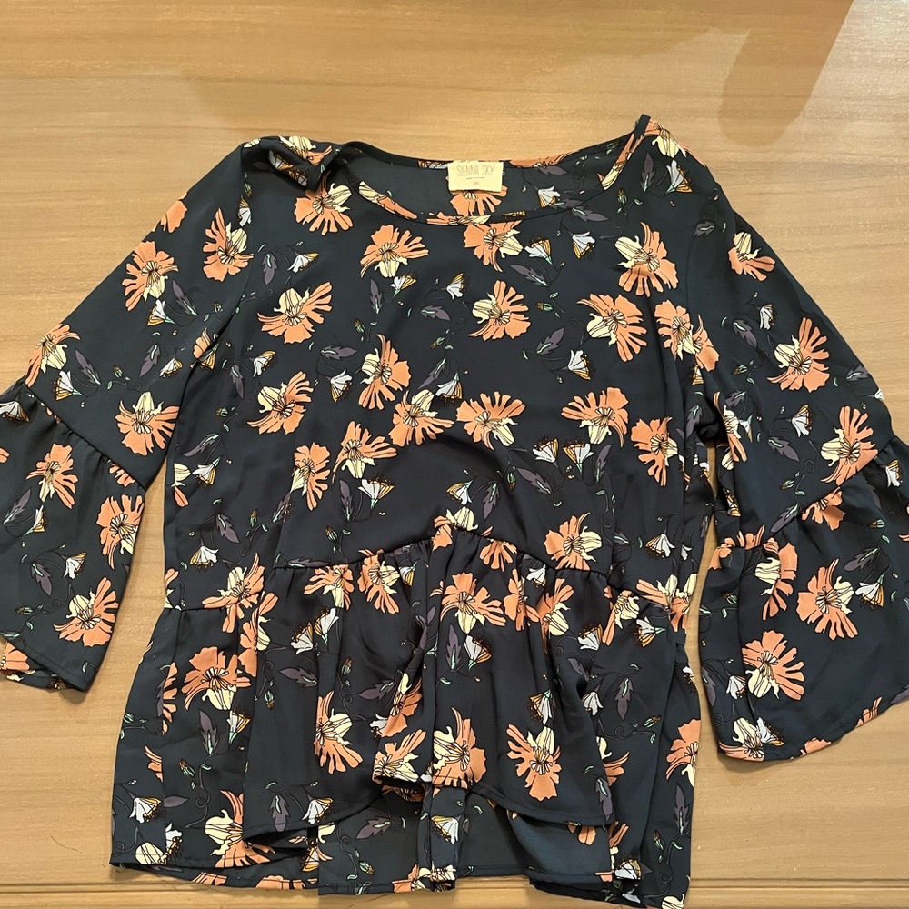Sienna Sky Long sleeve